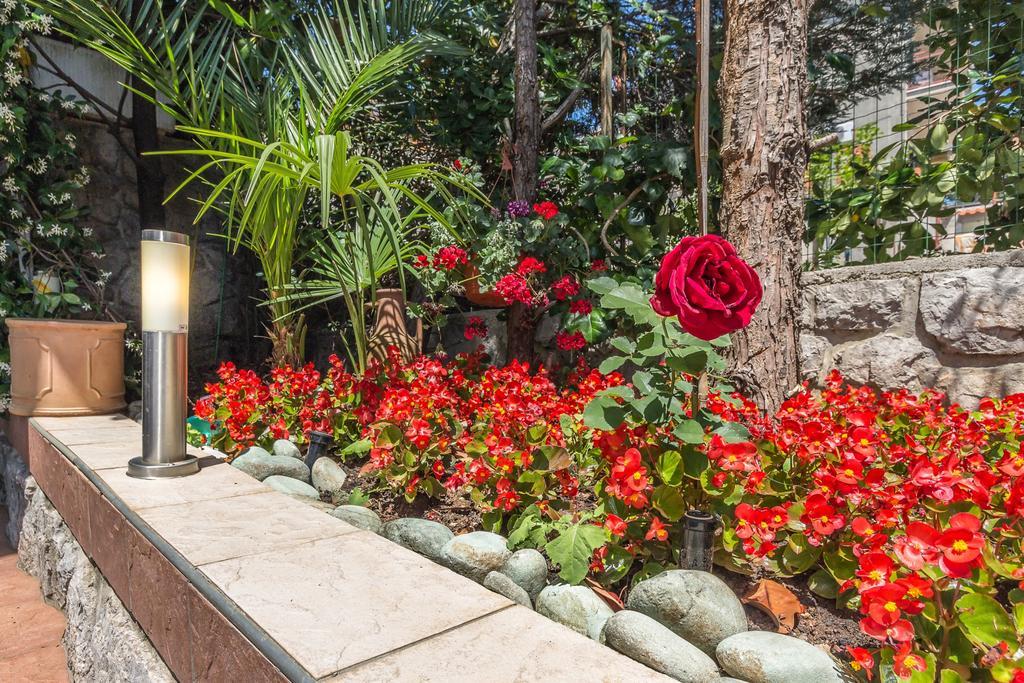 Villa Roses Apartments&Wellness Ičići Esterno foto
