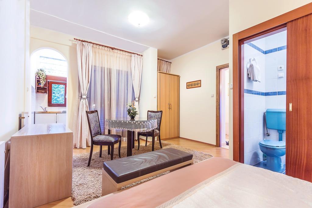 Villa Roses Apartments&Wellness Ičići Esterno foto